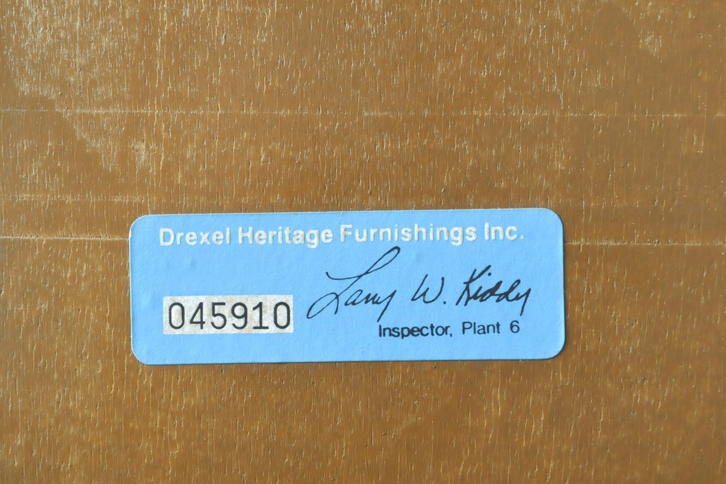 中古　美品　DREXEL HERITAGE(ドレクセルヘリテイジ)　Grand Villa(グランドヴィラ)　高級感ある佇まいが目を引くキュリオユニット(キュリオケース、キャビネット、飾り棚、陳列棚)(R-055006)