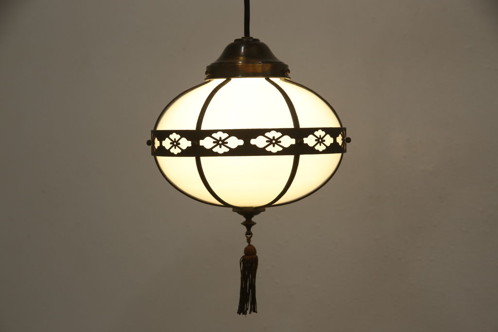 アンティーク照明　昭和初期　タッセル(飾り房)付き　提灯のような形が魅力の吊り下げ照明(ペンダントライト、天井照明)(R-060141)