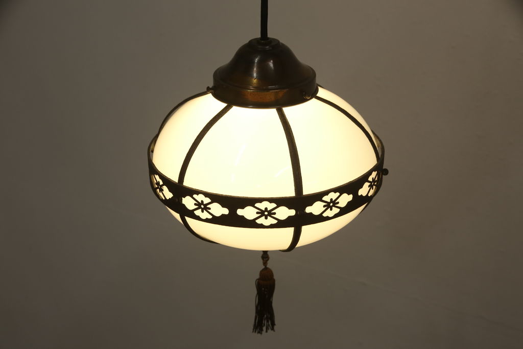 アンティーク照明　昭和初期　タッセル(飾り房)付き　提灯のような形が魅力の吊り下げ照明(ペンダントライト、天井照明)(R-060141)