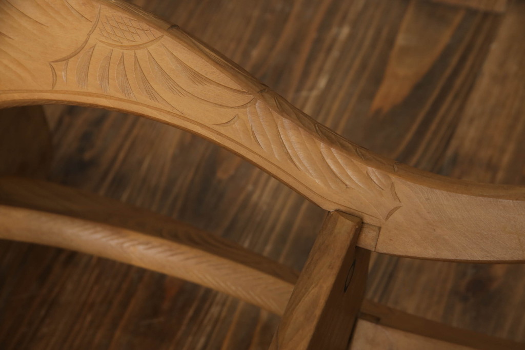 和製ビンテージ　民芸家具　日光彫り　脚や棚にまで施された彫刻が目を引くサイドテーブル(コンソールテーブル、ローテーブル、ヴィンテージ)(R-073277)