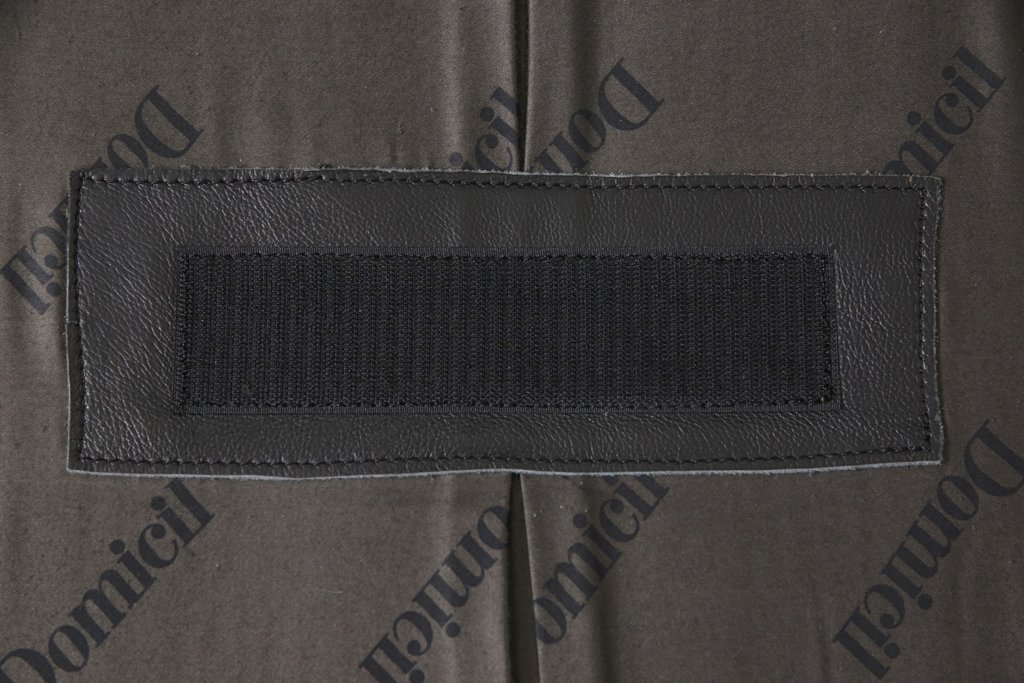 中古美品　IDC大塚家具　高級ブランド　Domicil(ドミシール)　本革が高級感溢れる3人掛けソファ(定価約55万円)(三人掛けソファ、3P)(R-052585)