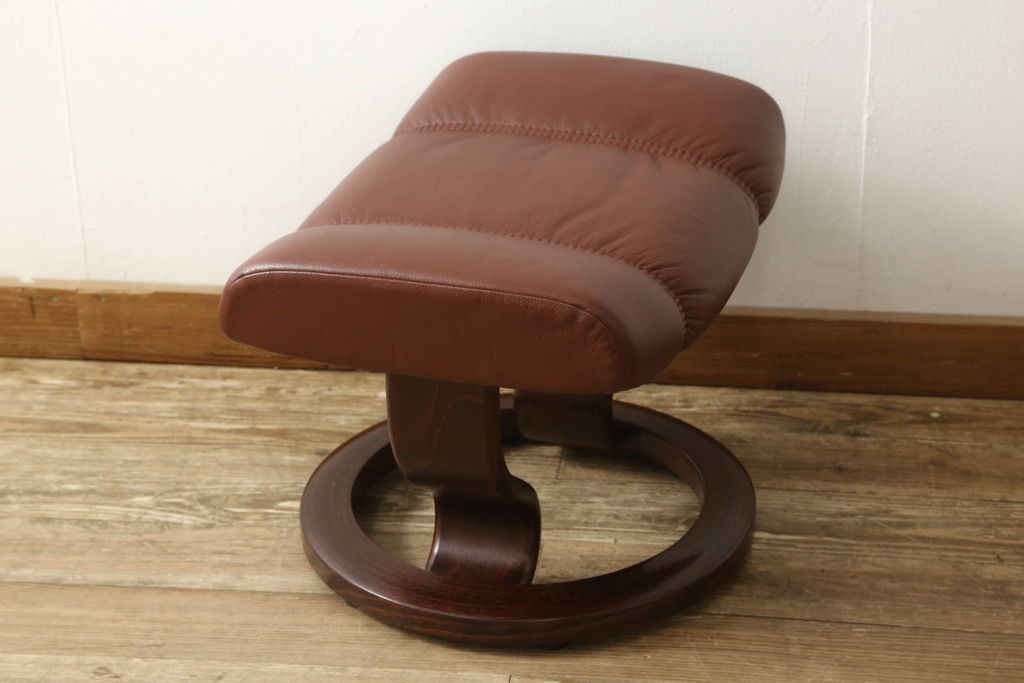 中古　美品　本革　EKORNES(エコーネス)　コンサルシリーズ　クラシック　Mサイズ　オットマン付きストレスレスチェア(レザー、リクライニングチェア、一人掛けソファ、アームチェア)(定価約23万円)(R-058742)