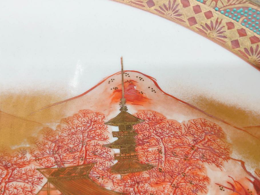九谷焼　石盛堂　赤絵　金彩　青粒　山水文　約40cm　1尺3寸　緻密に描かれたデザインが見事な大皿(楼閣図、風景、山、滝、海、船、舟、松、尺皿、和食器、和皿、一尺三寸、共箱付き、皿立付き)(R-079145)