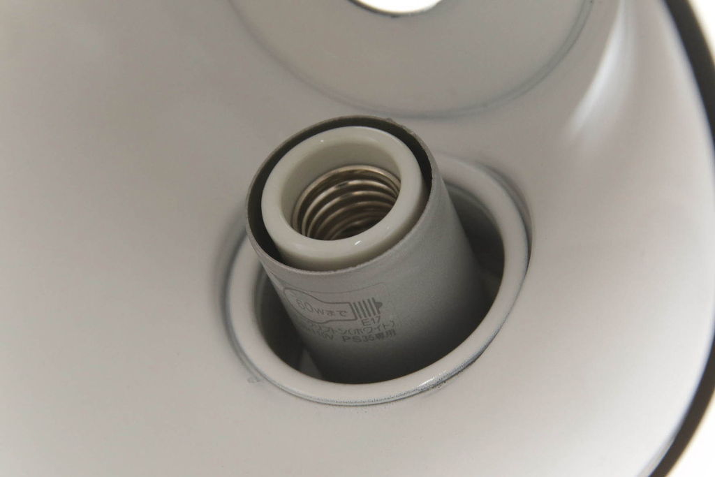 中古　イタリア　アルテミデ社(Artemide)　インダストリアルスタイルの空間づくりに活躍するフロアスタンド(スタンドライト、スタンド照明)(R-060142)