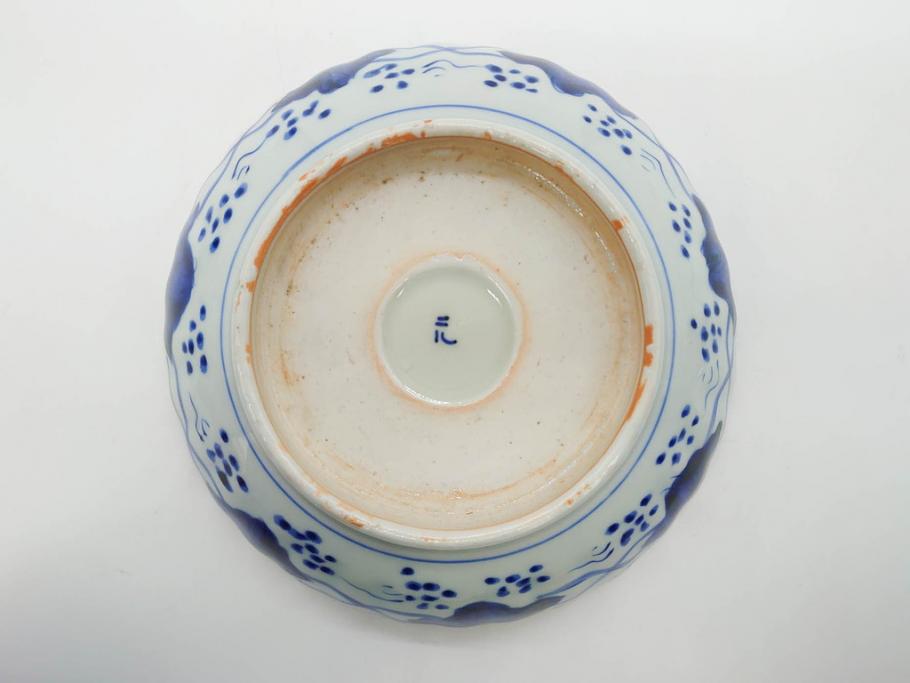 幕末〜明治期　伊万里　青磁　染付　約19cm　6.1寸　花びらのような縁のデザインが上品な中皿3枚セット(輪花型、蝶、ちょう、紗綾形、花、植物、裏印、深皿、中皿、和食器、和皿、六寸一分)(R-079149)