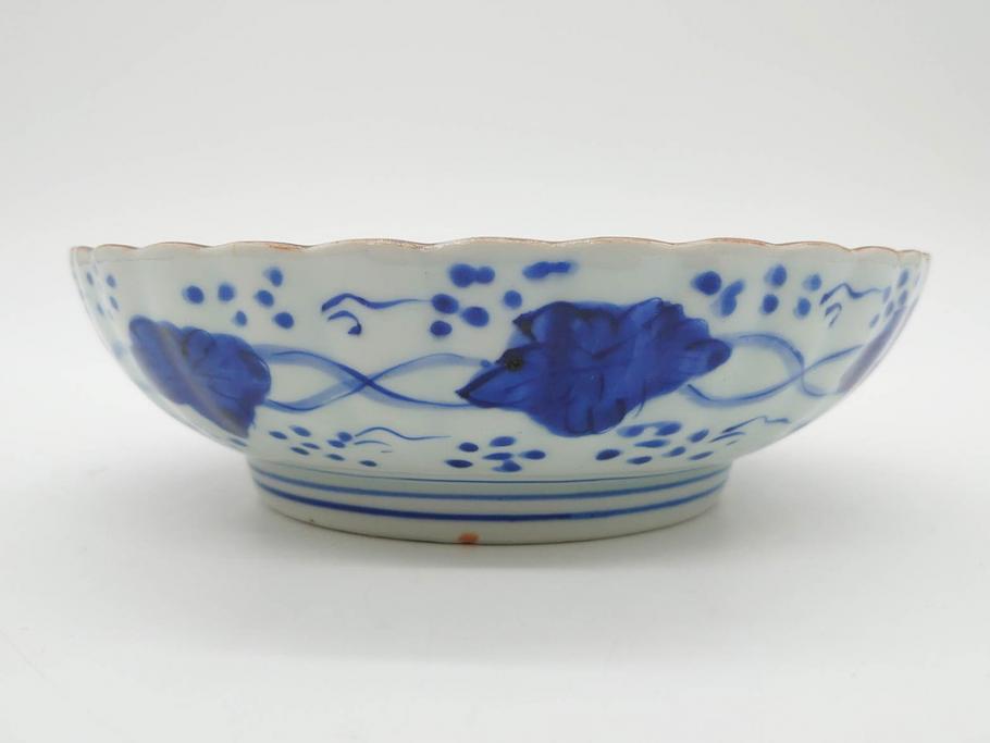 幕末〜明治期　伊万里　青磁　染付　約19cm　6.1寸　花びらのような縁のデザインが上品な中皿3枚セット(輪花型、蝶、ちょう、紗綾形、花、植物、裏印、深皿、中皿、和食器、和皿、六寸一分)(R-079149)