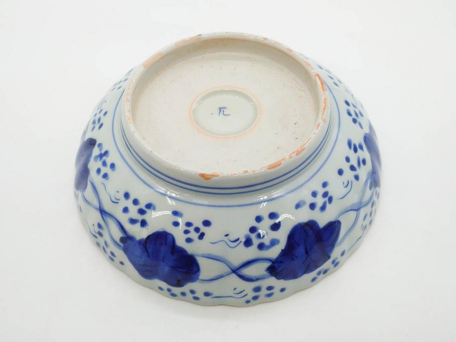 幕末〜明治期　伊万里　青磁　染付　約19cm　6.1寸　花びらのような縁のデザインが上品な中皿3枚セット(輪花型、蝶、ちょう、紗綾形、花、植物、裏印、深皿、中皿、和食器、和皿、六寸一分)(R-079149)