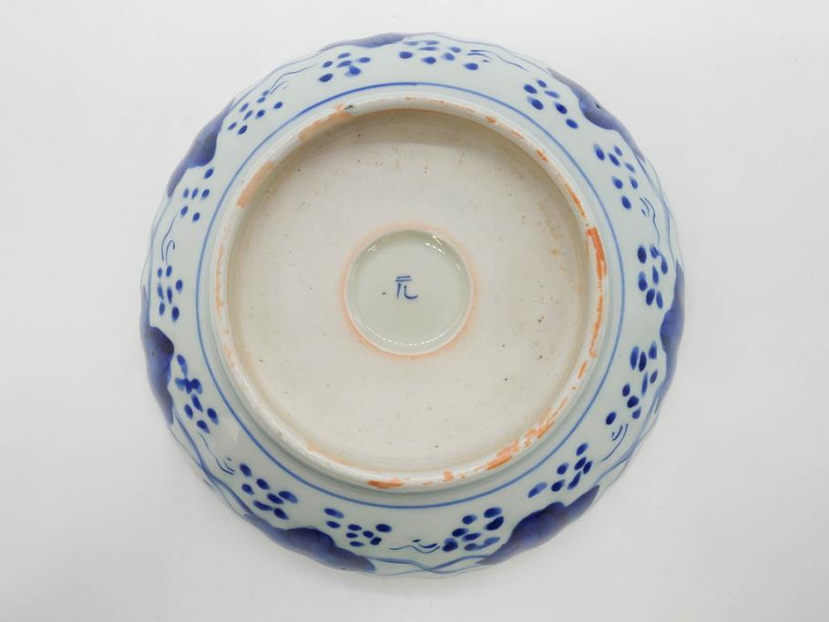 幕末〜明治期　伊万里　青磁　染付　約19cm　6.1寸　花びらのような縁のデザインが上品な中皿3枚セット(輪花型、蝶、ちょう、紗綾形、花、植物、裏印、深皿、中皿、和食器、和皿、六寸一分)(R-079149)