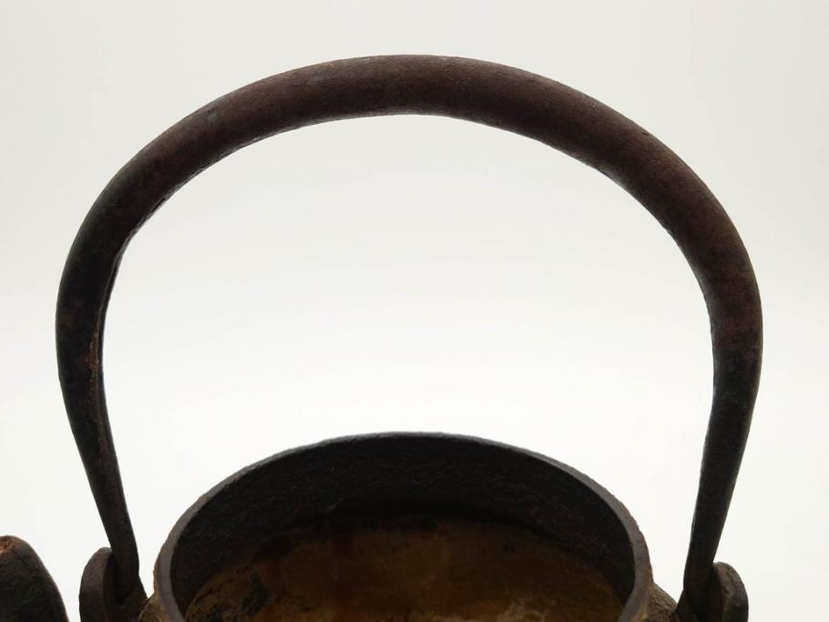 南部　祥雲堂　細かなデザインが印象的な鉄瓶(湯沸、湯瓶、茶道具、茶器、記念、サーチライト、バルーン、大黒天、鳥、エンブレム、紋章)(R-079175)