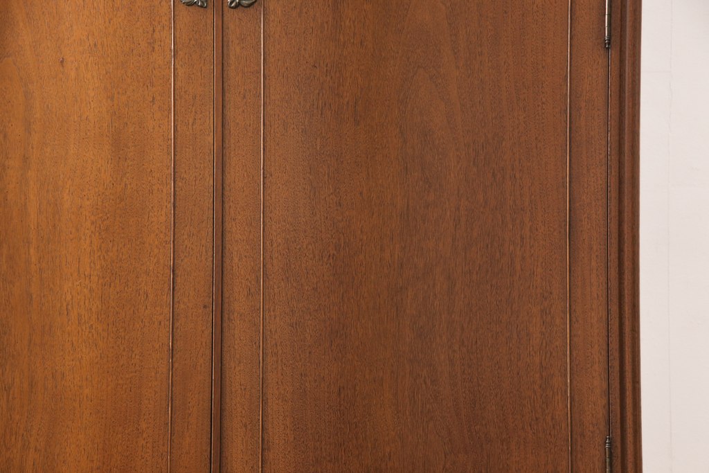 中古　美品　DREXEL HERITAGE(ドレクセルヘリテイジ)　Touraine(ツーレイン)　流れるような曲線が美しいワードローブ(定価約100万円)(洋服タンス、収納棚)(R-054994)