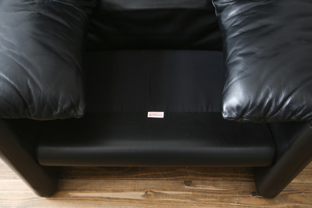 中古　Cassina(カッシーナ)　675　MARALUNGA(マラルンガ)　本革(レザー)　高級感漂う佇まいが魅力の1人掛けソファ(アームチェア、一人掛け、1P)(定価約100万円)(R-075431)