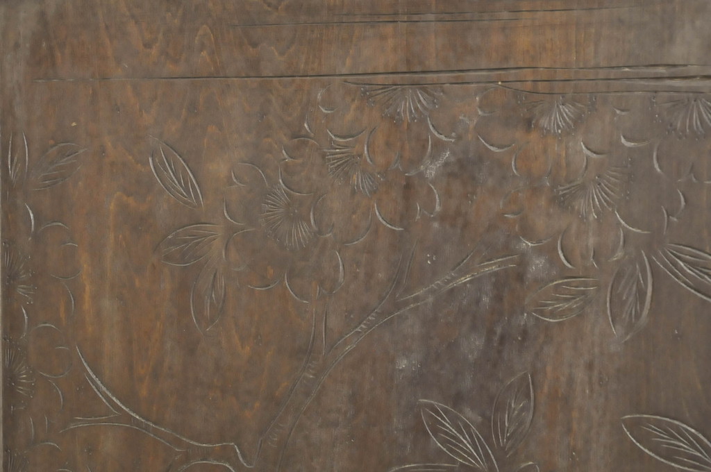 中古　軽井沢彫り　満開の桜の彫刻が見事なチェスト(引き出し、衣装たんす、収納箪笥)(R-065220)