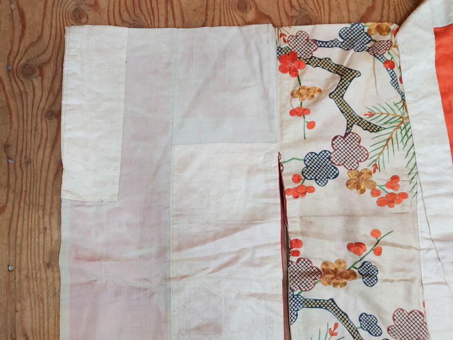 アンティーク　明治～大正期　正絹　刺繍　着物(古布、リメイク、絞り染め、金糸、衣装、和服、和装、女性、松、梅、花、鶴、ツル、鳥、シルク、日本、ジャパン、Japanese KIMONO)(R-079178)