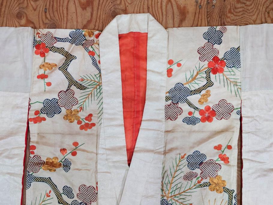 アンティーク　明治～大正期　正絹　刺繍　着物(古布、リメイク、絞り染め、金糸、衣装、和服、和装、女性、松、梅、花、鶴、ツル、鳥、シルク、日本、ジャパン、Japanese KIMONO)(R-079178)