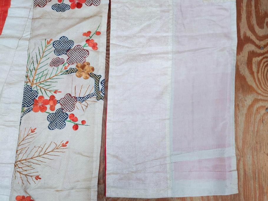 アンティーク　明治～大正期　正絹　刺繍　着物(古布、リメイク、絞り染め、金糸、衣装、和服、和装、女性、松、梅、花、鶴、ツル、鳥、シルク、日本、ジャパン、Japanese KIMONO)(R-079178)