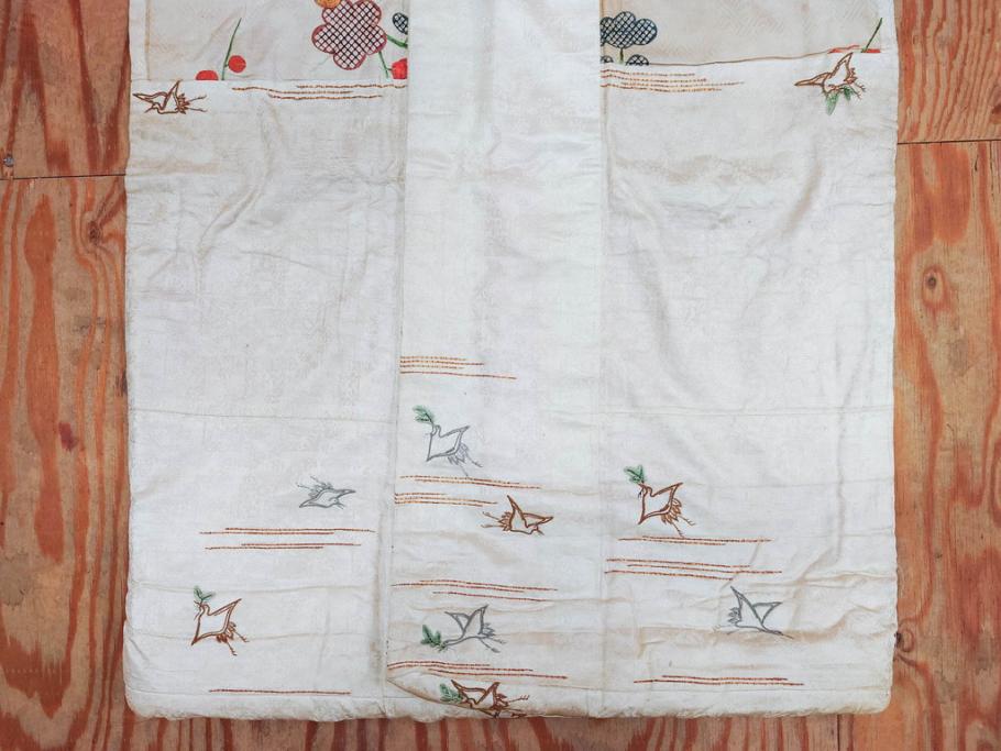 アンティーク　明治～大正期　正絹　刺繍　着物(古布、リメイク、絞り染め、金糸、衣装、和服、和装、女性、松、梅、花、鶴、ツル、鳥、シルク、日本、ジャパン、Japanese KIMONO)(R-079178)