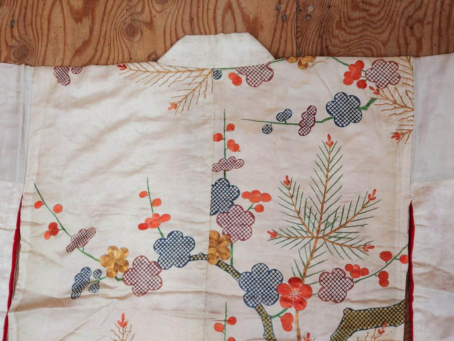 アンティーク　明治～大正期　正絹　刺繍　着物(古布、リメイク、絞り染め、金糸、衣装、和服、和装、女性、松、梅、花、鶴、ツル、鳥、シルク、日本、ジャパン、Japanese KIMONO)(R-079178)