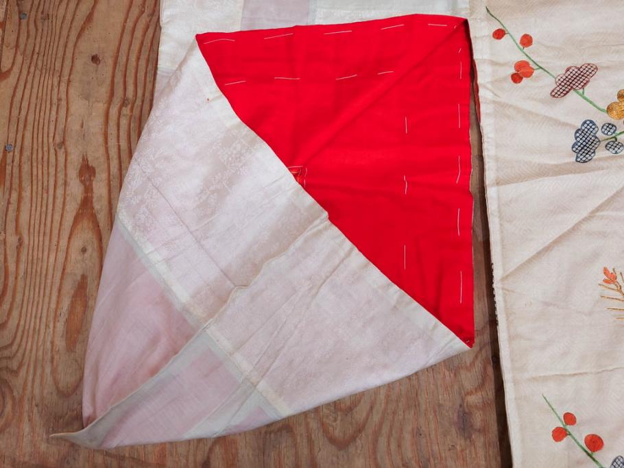 アンティーク　明治～大正期　正絹　刺繍　着物(古布、リメイク、絞り染め、金糸、衣装、和服、和装、女性、松、梅、花、鶴、ツル、鳥、シルク、日本、ジャパン、Japanese KIMONO)(R-079178)