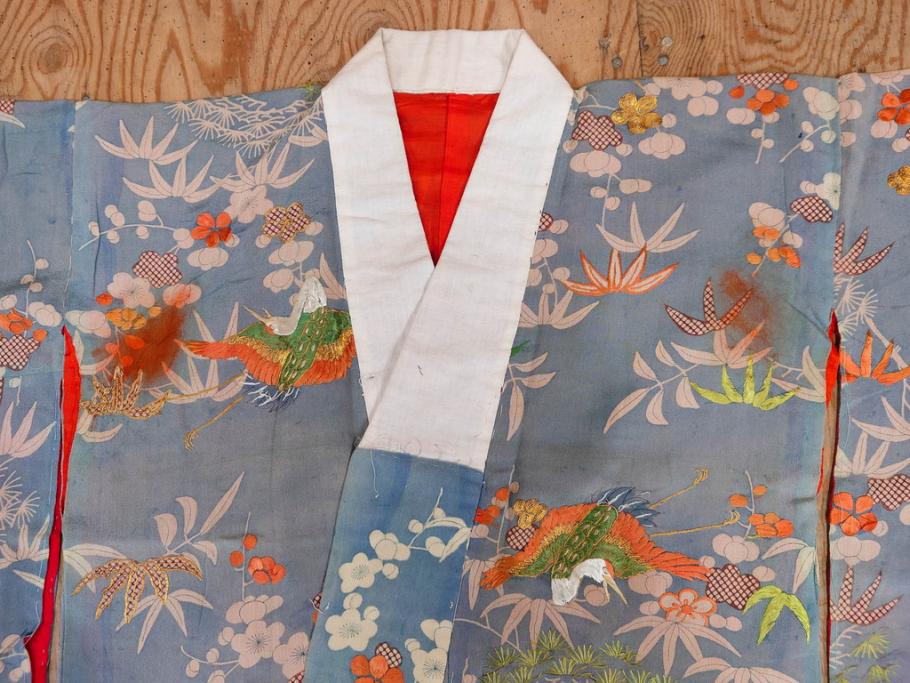 アンティーク　明治期　正絹　刺繍　縮緬　着物(古布、リメイク、絞り染め、衣装、和服、和装、女性、松竹梅、花、波、海、鶴、ツル、鳥、亀、カメ、シルク、日本、ジャパン、Japanese KIMONO)(R-079180)