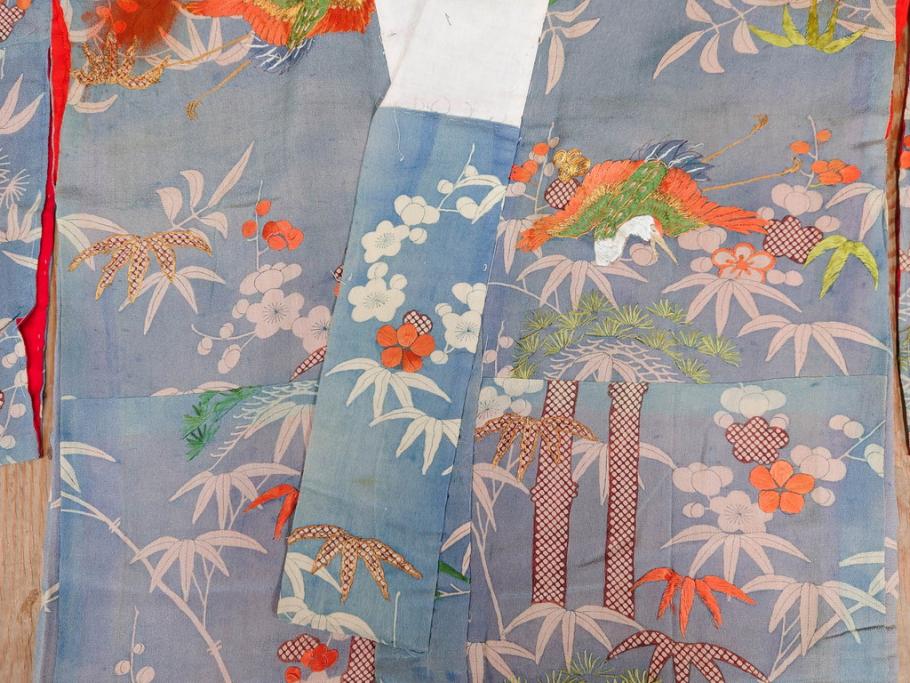 アンティーク　明治期　正絹　刺繍　縮緬　着物(古布、リメイク、絞り染め、衣装、和服、和装、女性、松竹梅、花、波、海、鶴、ツル、鳥、亀、カメ、シルク、日本、ジャパン、Japanese KIMONO)(R-079180)