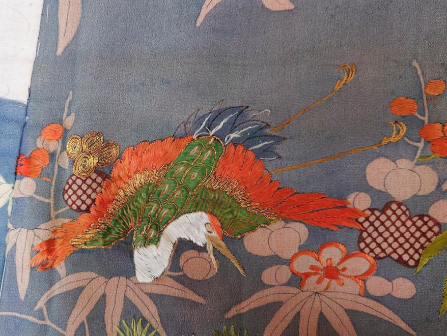 アンティーク　明治期　正絹　刺繍　縮緬　着物(古布、リメイク、絞り染め、衣装、和服、和装、女性、松竹梅、花、波、海、鶴、ツル、鳥、亀、カメ、シルク、日本、ジャパン、Japanese KIMONO)(R-079180)
