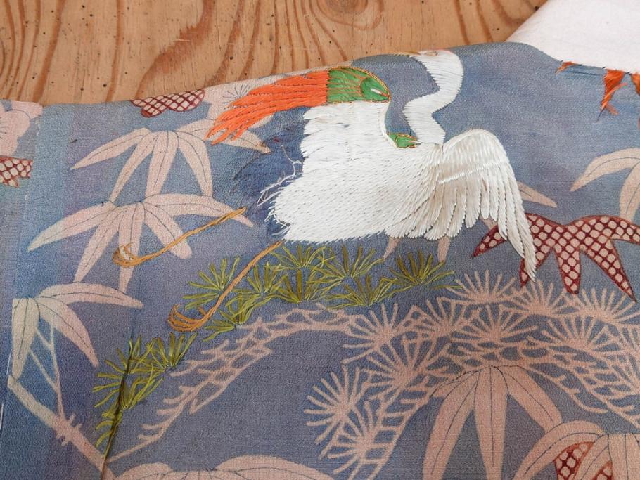 アンティーク　明治期　正絹　刺繍　縮緬　着物(古布、リメイク、絞り染め、衣装、和服、和装、女性、松竹梅、花、波、海、鶴、ツル、鳥、亀、カメ、シルク、日本、ジャパン、Japanese KIMONO)(R-079180)