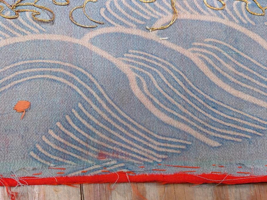 アンティーク　明治期　正絹　刺繍　縮緬　着物(古布、リメイク、絞り染め、衣装、和服、和装、女性、松竹梅、花、波、海、鶴、ツル、鳥、亀、カメ、シルク、日本、ジャパン、Japanese KIMONO)(R-079180)