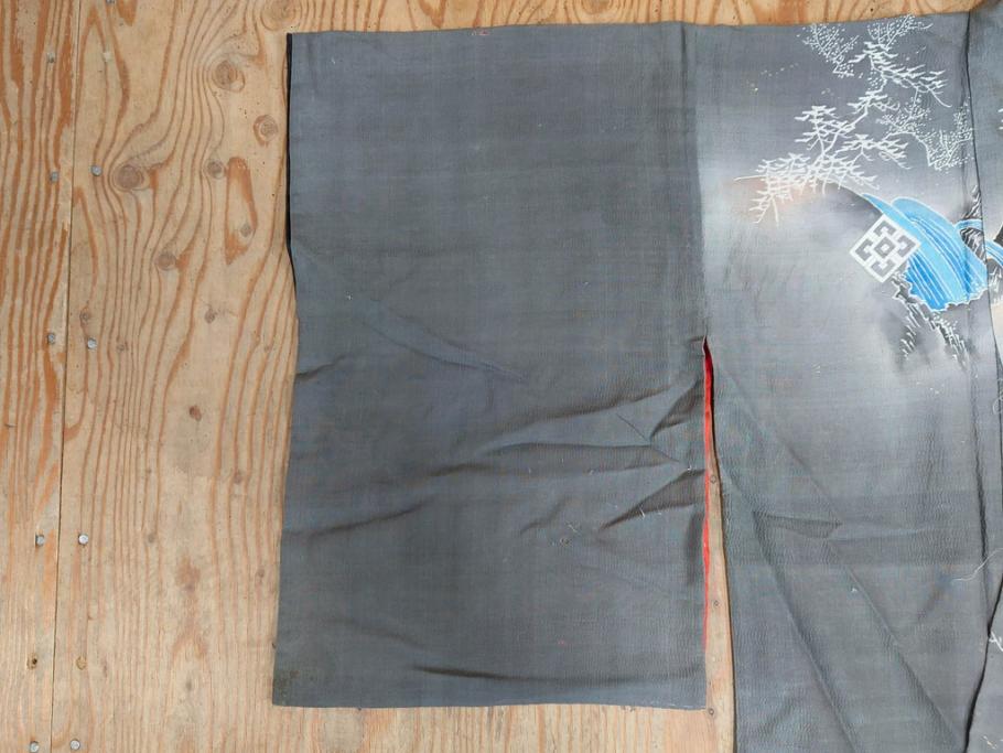 アンティーク　明治期　正絹　壁縮緬　刺繍　着物(古布、リメイク、金糸、重ね五つ目紋、家紋、衣装、和服、和装、女性、松竹梅、滝、登り鯉、魚、シルク、日本、ジャパン、Japanese KIMONO)(R-079181)
