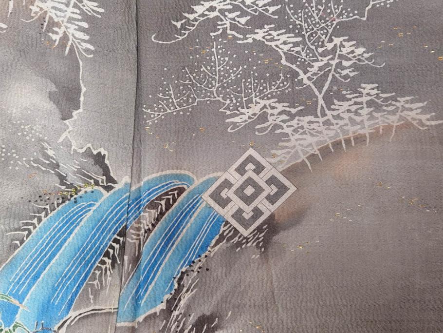 アンティーク　明治期　正絹　壁縮緬　刺繍　着物(古布、リメイク、金糸、重ね五つ目紋、家紋、衣装、和服、和装、女性、松竹梅、滝、登り鯉、魚、シルク、日本、ジャパン、Japanese KIMONO)(R-079181)