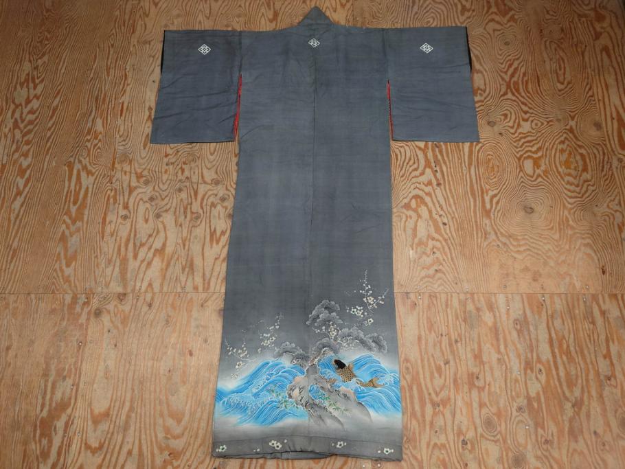 アンティーク　明治期　正絹　壁縮緬　刺繍　着物(古布、リメイク、金糸、重ね五つ目紋、家紋、衣装、和服、和装、女性、松竹梅、滝、登り鯉、魚、シルク、日本、ジャパン、Japanese KIMONO)(R-079181)