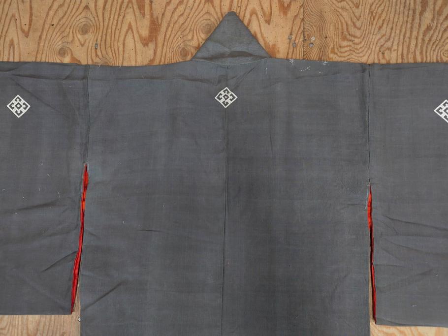 アンティーク　明治期　正絹　壁縮緬　刺繍　着物(古布、リメイク、金糸、重ね五つ目紋、家紋、衣装、和服、和装、女性、松竹梅、滝、登り鯉、魚、シルク、日本、ジャパン、Japanese KIMONO)(R-079181)
