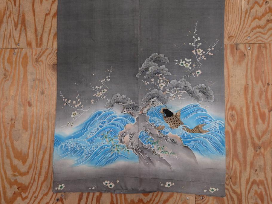 アンティーク　明治期　正絹　壁縮緬　刺繍　着物(古布、リメイク、金糸、重ね五つ目紋、家紋、衣装、和服、和装、女性、松竹梅、滝、登り鯉、魚、シルク、日本、ジャパン、Japanese KIMONO)(R-079181)