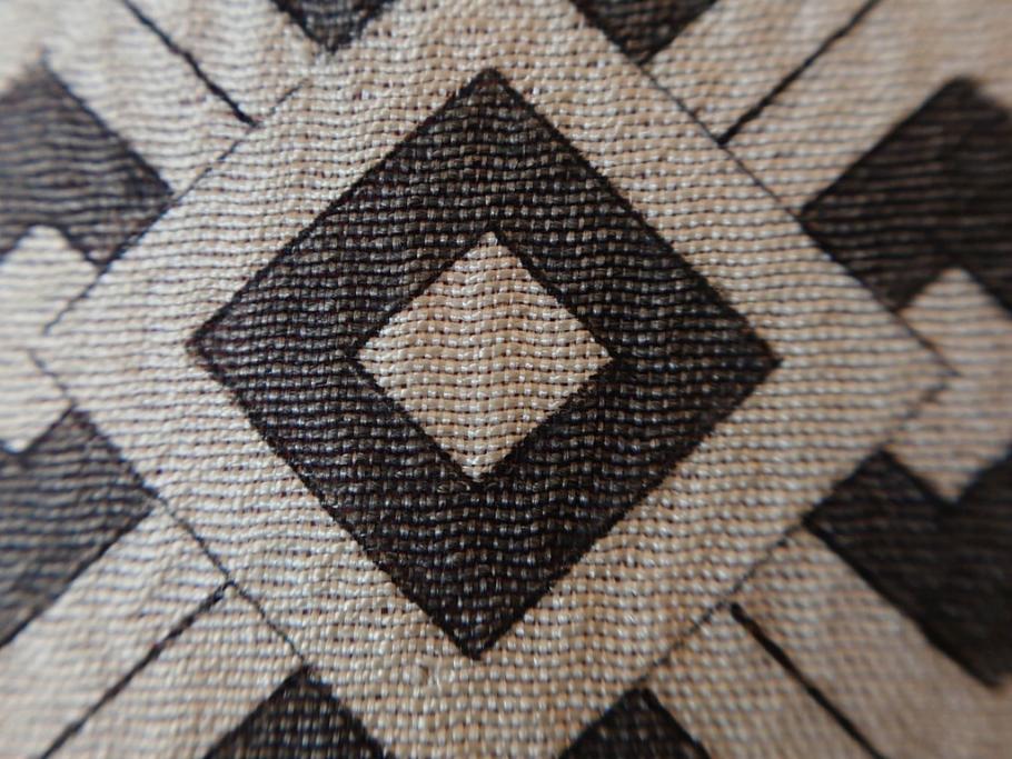 アンティーク　明治期　正絹　壁縮緬　刺繍　着物(古布、リメイク、金糸、重ね五つ目紋、家紋、衣装、和服、和装、女性、松竹梅、滝、登り鯉、魚、シルク、日本、ジャパン、Japanese KIMONO)(R-079181)