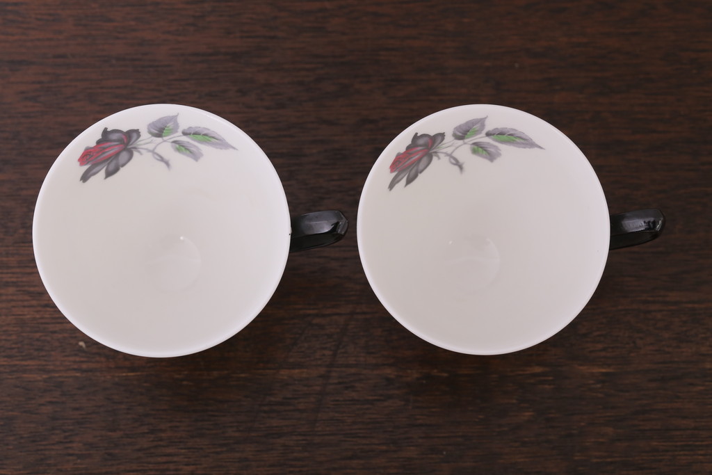 アンティーク雑貨　イギリス　Royal Albert(ロイヤルアルバート) MASQUERADE(マスカレード)シリーズ　カップ&ソーサー2客セット(洋食器)