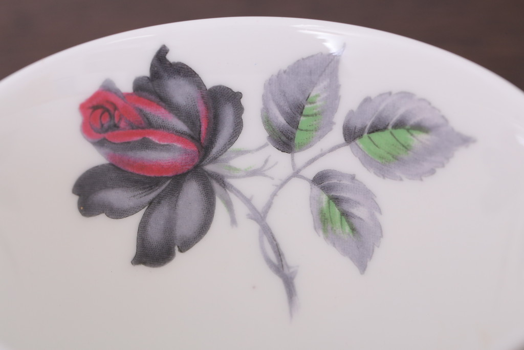 アンティーク雑貨　イギリス　Royal Albert(ロイヤルアルバート) MASQUERADE(マスカレード)シリーズ　カップ&ソーサー2客セット(洋食器)