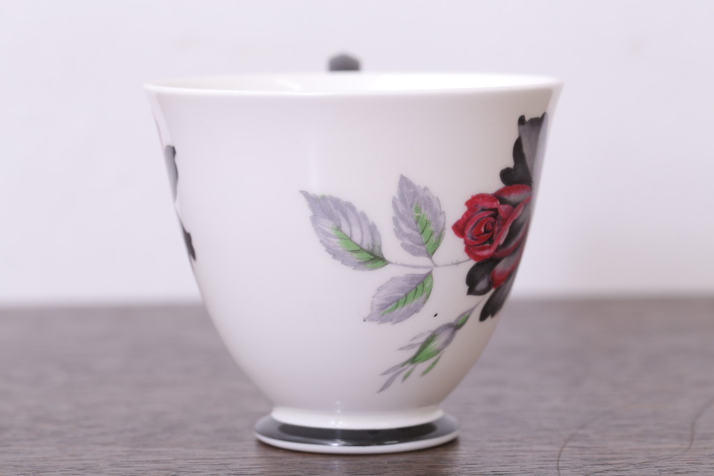 アンティーク雑貨　イギリス　Royal Albert(ロイヤルアルバート) MASQUERADE(マスカレード)シリーズ　カップ&ソーサー2客セット(洋食器)