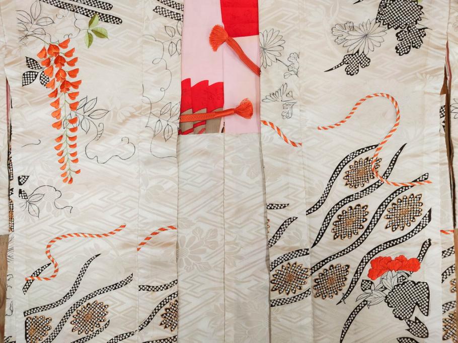 アンティーク　正絹　刺繍　羽織(古布、リメイク、菊、牡丹、竹、扇子、花しょうぶ、梅、藤、衣装、和服、和装、シルク、日本、ジャパン、Japanese KIMONO)(R-079184)
