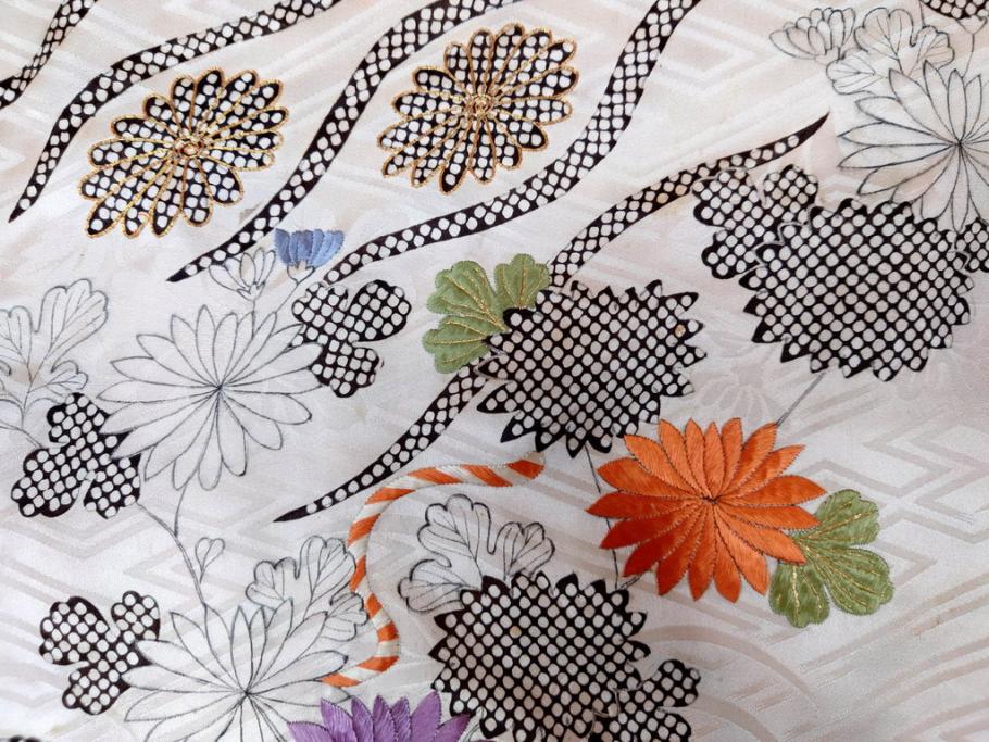アンティーク　正絹　刺繍　羽織(古布、リメイク、菊、牡丹、竹、扇子、花しょうぶ、梅、藤、衣装、和服、和装、シルク、日本、ジャパン、Japanese KIMONO)(R-079184)