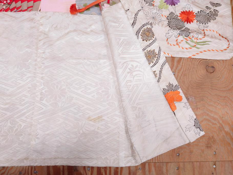 アンティーク　正絹　刺繍　羽織(古布、リメイク、菊、牡丹、竹、扇子、花しょうぶ、梅、藤、衣装、和服、和装、シルク、日本、ジャパン、Japanese KIMONO)(R-079184)