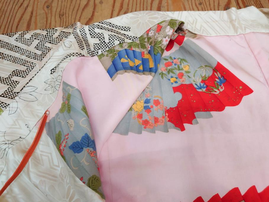 アンティーク　正絹　刺繍　羽織(古布、リメイク、菊、牡丹、竹、扇子、花しょうぶ、梅、藤、衣装、和服、和装、シルク、日本、ジャパン、Japanese KIMONO)(R-079184)