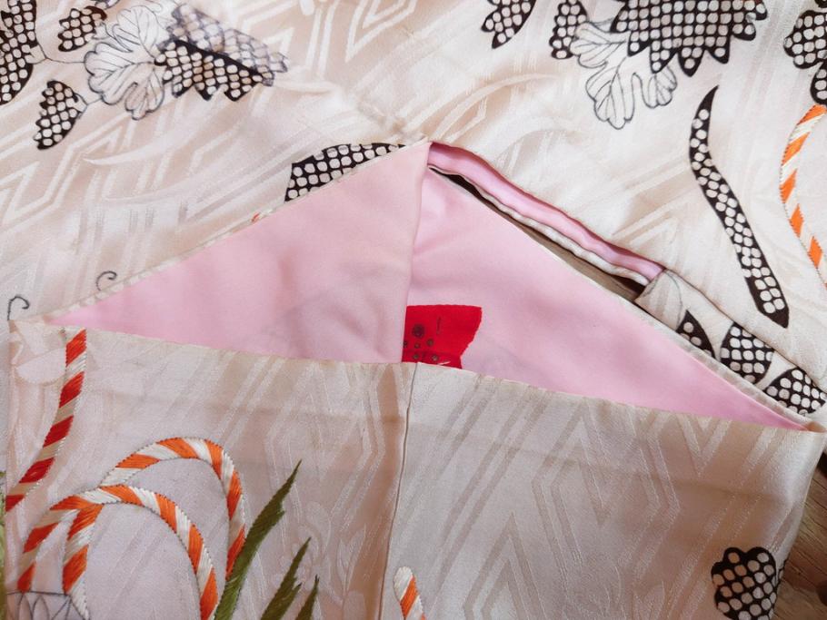 アンティーク　正絹　刺繍　羽織(古布、リメイク、菊、牡丹、竹、扇子、花しょうぶ、梅、藤、衣装、和服、和装、シルク、日本、ジャパン、Japanese KIMONO)(R-079184)