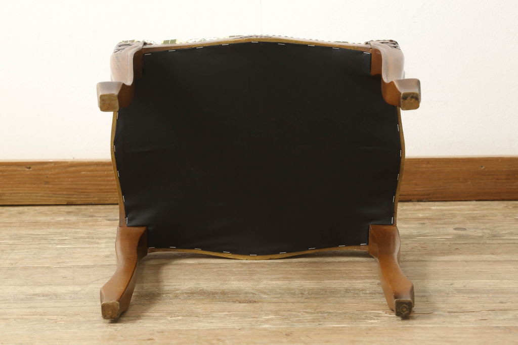 中古　アメリカ　優雅で上品なデザインが目を引くスツール付きドレッサー(鏡台)(R-057665)