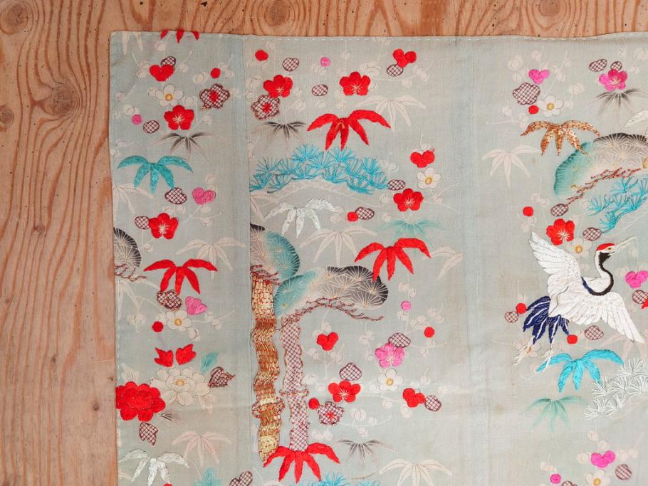 江戸～明治期　正絹　縮緬　緻密に刺繍された吉祥文様が素晴らしい古布(掛袱紗、リメイク、金糸、松竹梅、鶴、ツル、カメ、亀、古裂、服紗、フクサ、ふくさ、帛紗)(R-079186)