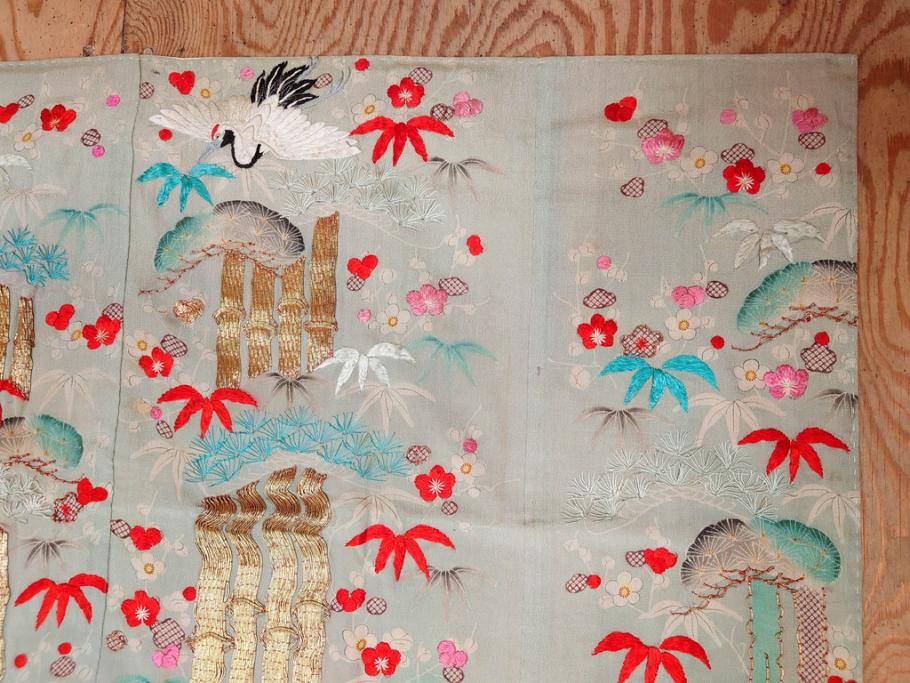 江戸～明治期　正絹　縮緬　緻密に刺繍された吉祥文様が素晴らしい古布(掛袱紗、リメイク、金糸、松竹梅、鶴、ツル、カメ、亀、古裂、服紗、フクサ、ふくさ、帛紗)(R-079186)