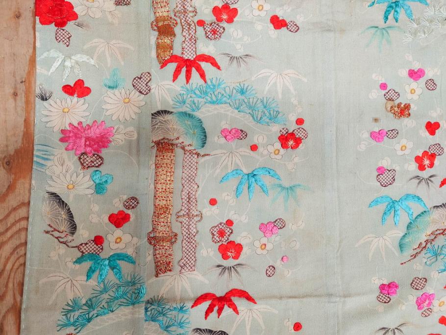 江戸～明治期　正絹　縮緬　緻密に刺繍された吉祥文様が素晴らしい古布(掛袱紗、リメイク、金糸、松竹梅、鶴、ツル、カメ、亀、古裂、服紗、フクサ、ふくさ、帛紗)(R-079186)