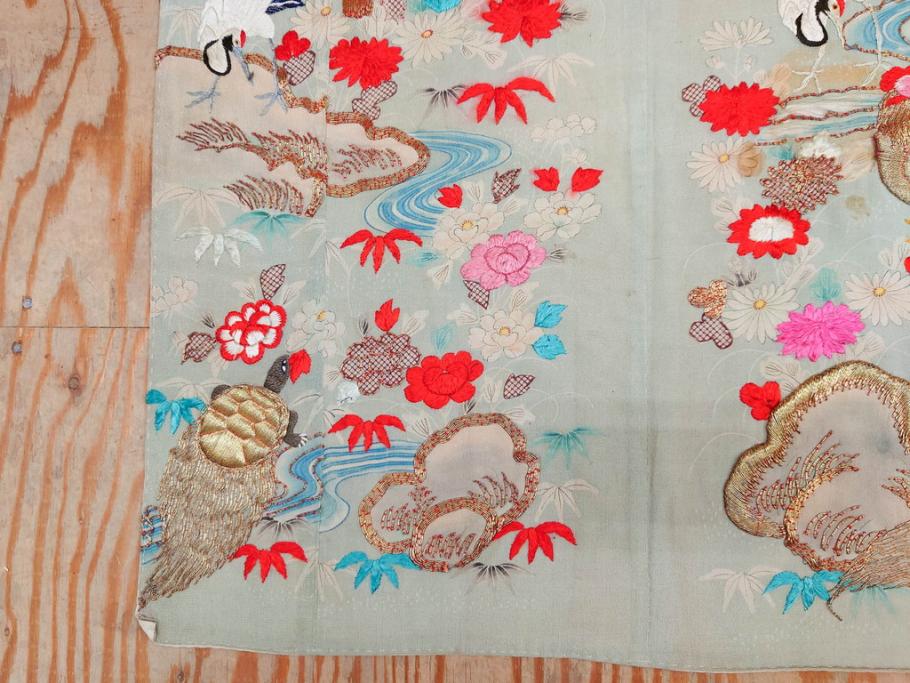 江戸～明治期　正絹　縮緬　緻密に刺繍された吉祥文様が素晴らしい古布(掛袱紗、リメイク、金糸、松竹梅、鶴、ツル、カメ、亀、古裂、服紗、フクサ、ふくさ、帛紗)(R-079186)