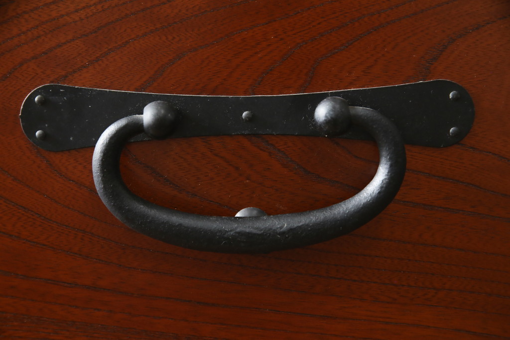 中古　美品!!　高級品　国産　職人手作り　三方欅(ケヤキ)材　内部桐材　和の空間づくりにおすすめのアンティーク調時代箪笥(和箪笥、収納箪笥、整理箪笥)(R-078807)