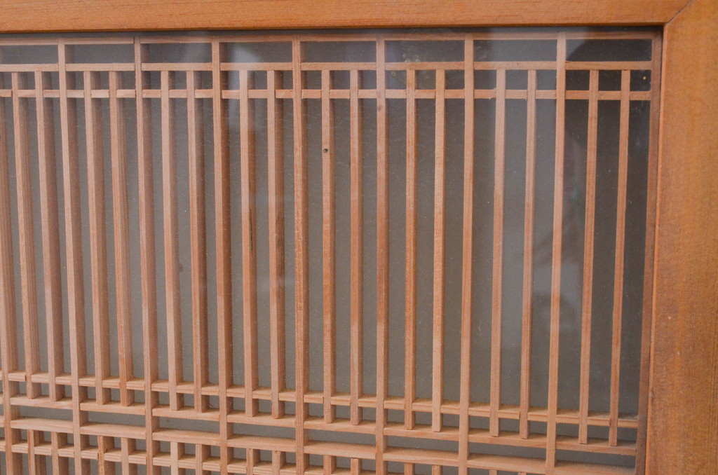 アンティーク建具　落ち着いた和の空間を演出する組子入り幅広のガラス帯戸2枚セット(引き戸、板戸)(R-071112)