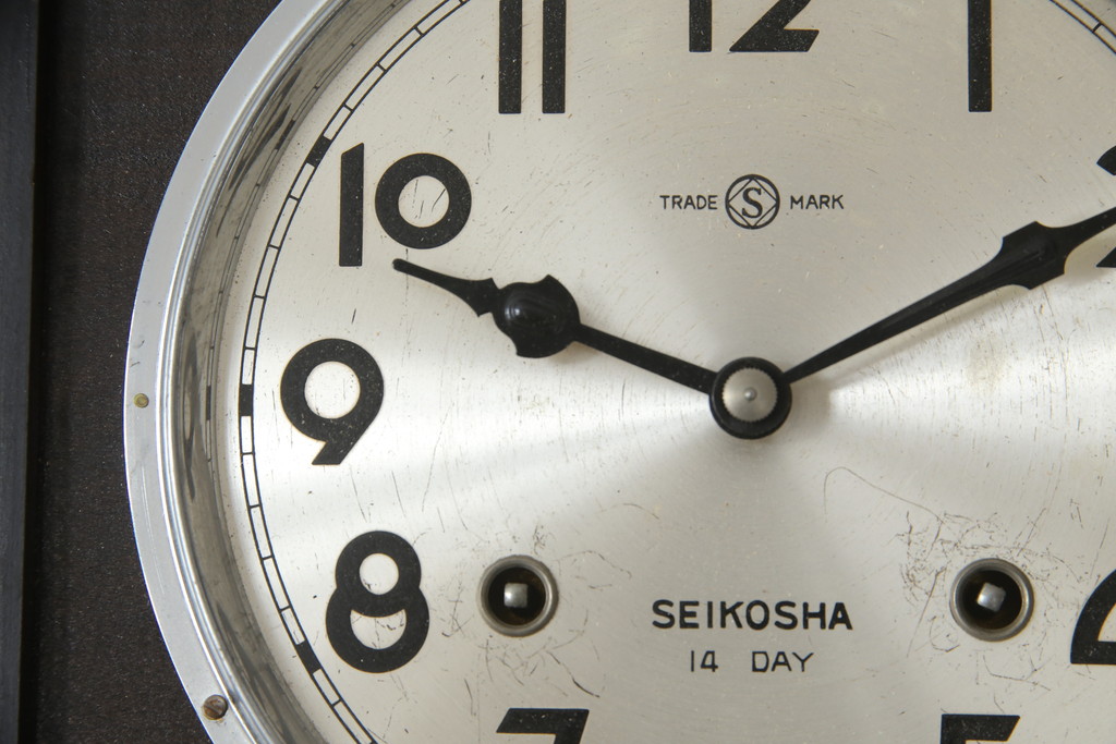 和製アンティーク　精工舎(SEIKOSHA、セイコー)　14DAY　TRADE(S)MARK　小振りな文字盤と装飾がおしゃれな振り子時計(柱時計、古時計、掛け時計)(R-078909)