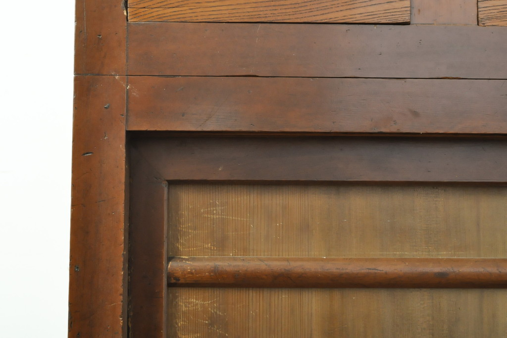 和製アンティーク　昭和初期　透かしの引き戸が涼し気な雰囲気を醸し出すレトロな佇まいの三尺水屋箪笥(食器棚、収納棚、戸棚、キャビネット)(R-059357)